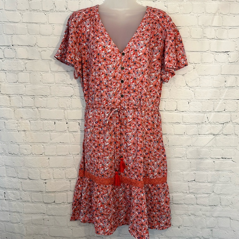 Knox Rose flowered V neck with buttons and pull waist